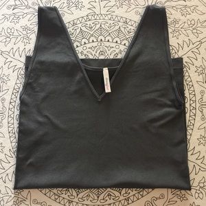 NWOT Charcoal skinnytees V-Neck  Layering Tank, OS